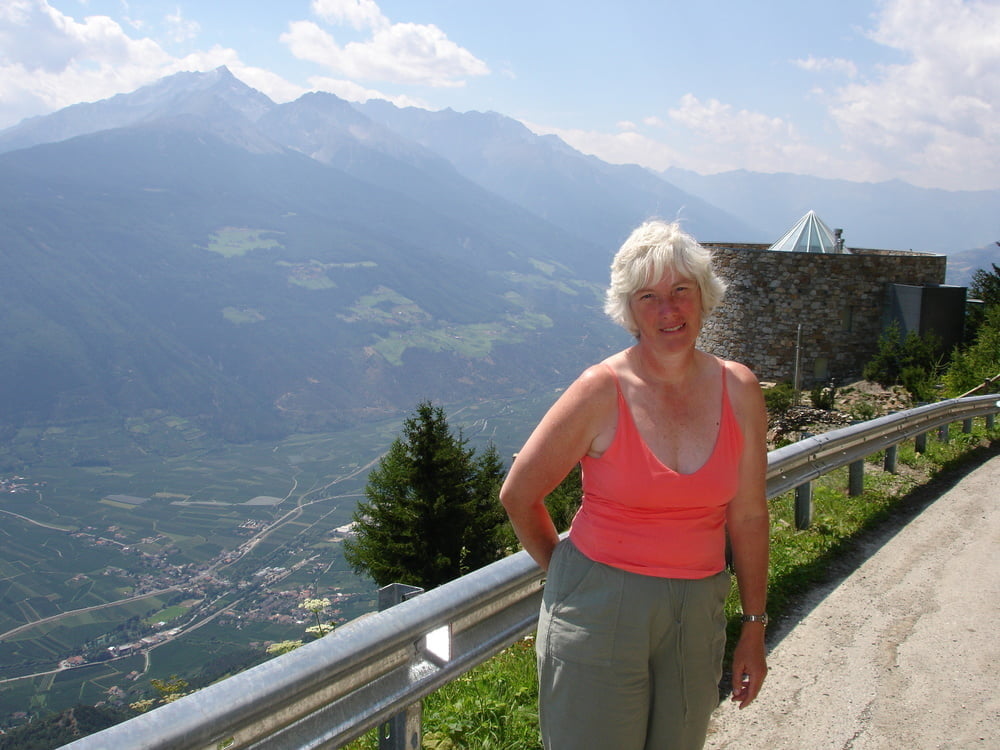 Maddeline 65 y uk exhibe aus bournemouth
 #89546704