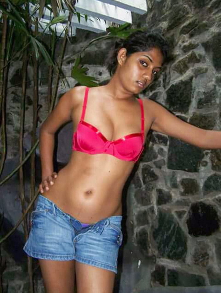 Busty femme indienne exposée
 #81224719