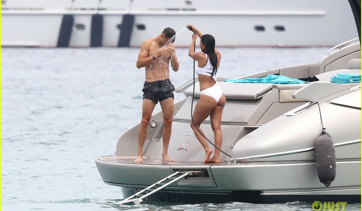 Nicole Scherzinger desnuda #108197077