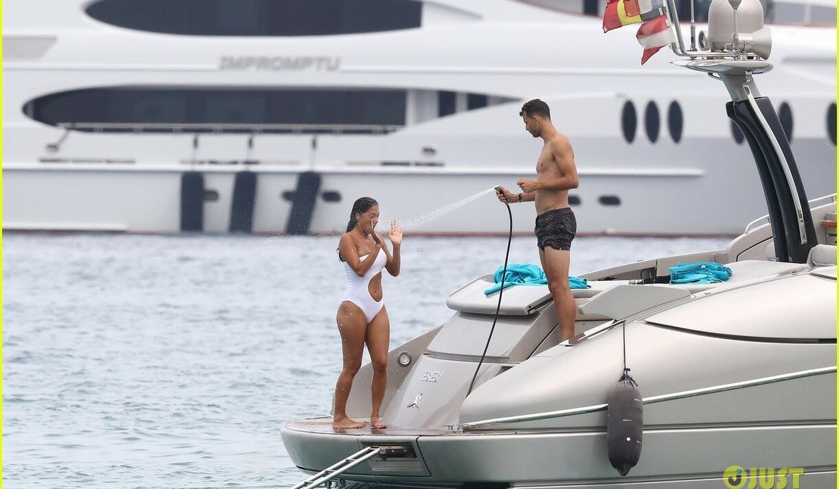 Nicole Scherzinger desnuda #108197083