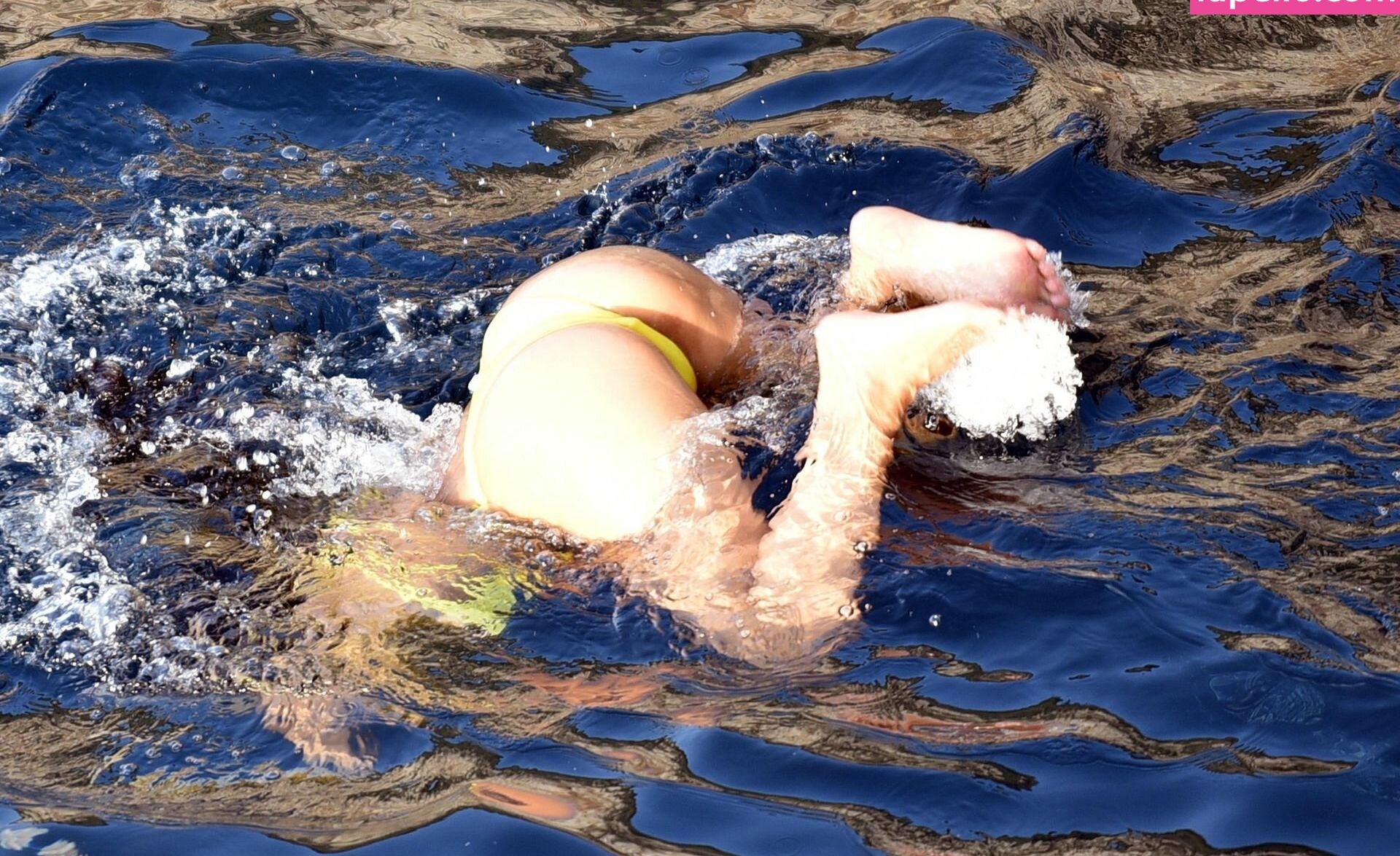 Nicole Scherzinger desnuda #108197089