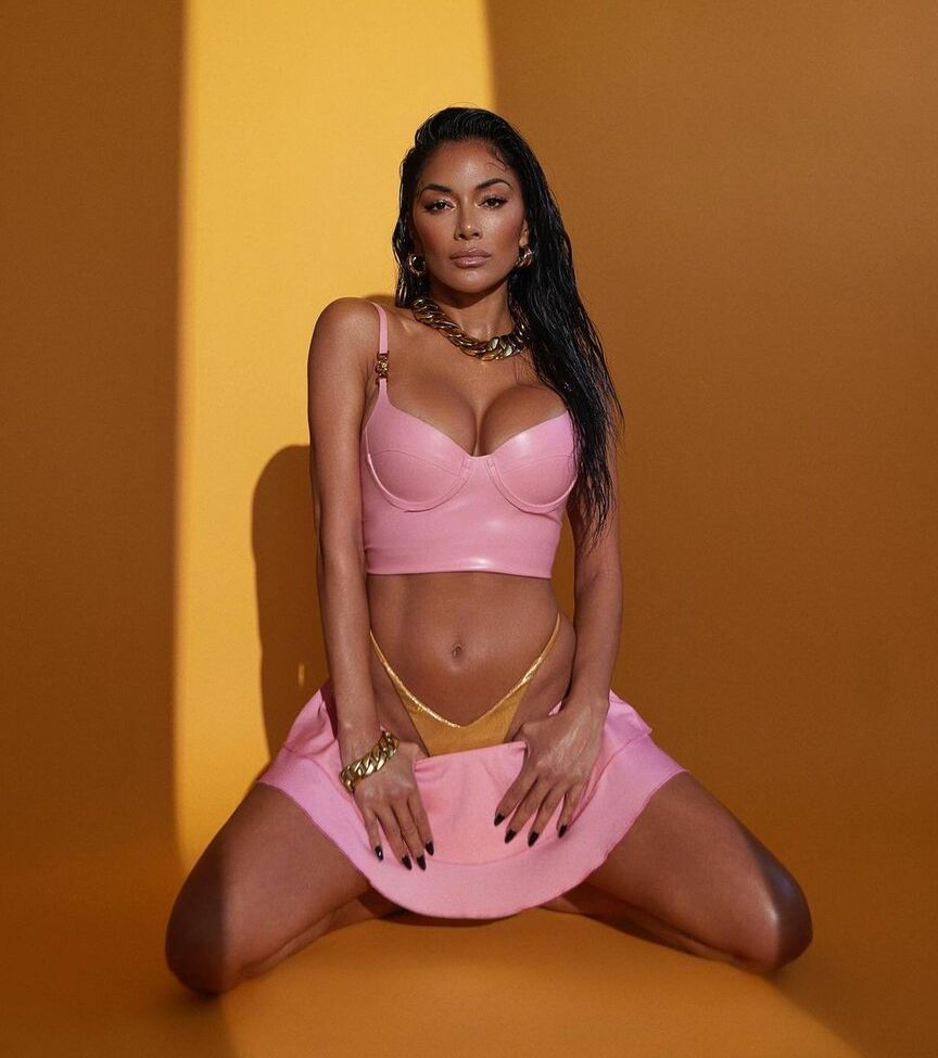 Nicole Scherzinger desnuda #108197167