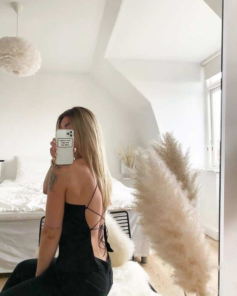 Backless Selfies #100592193