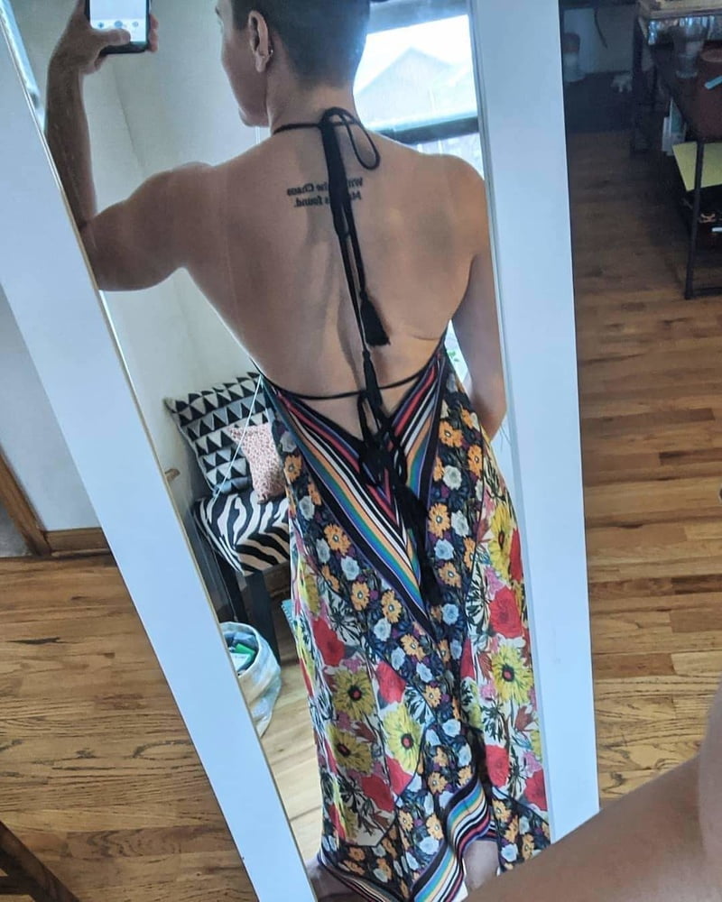 Backless Selfies #100592216