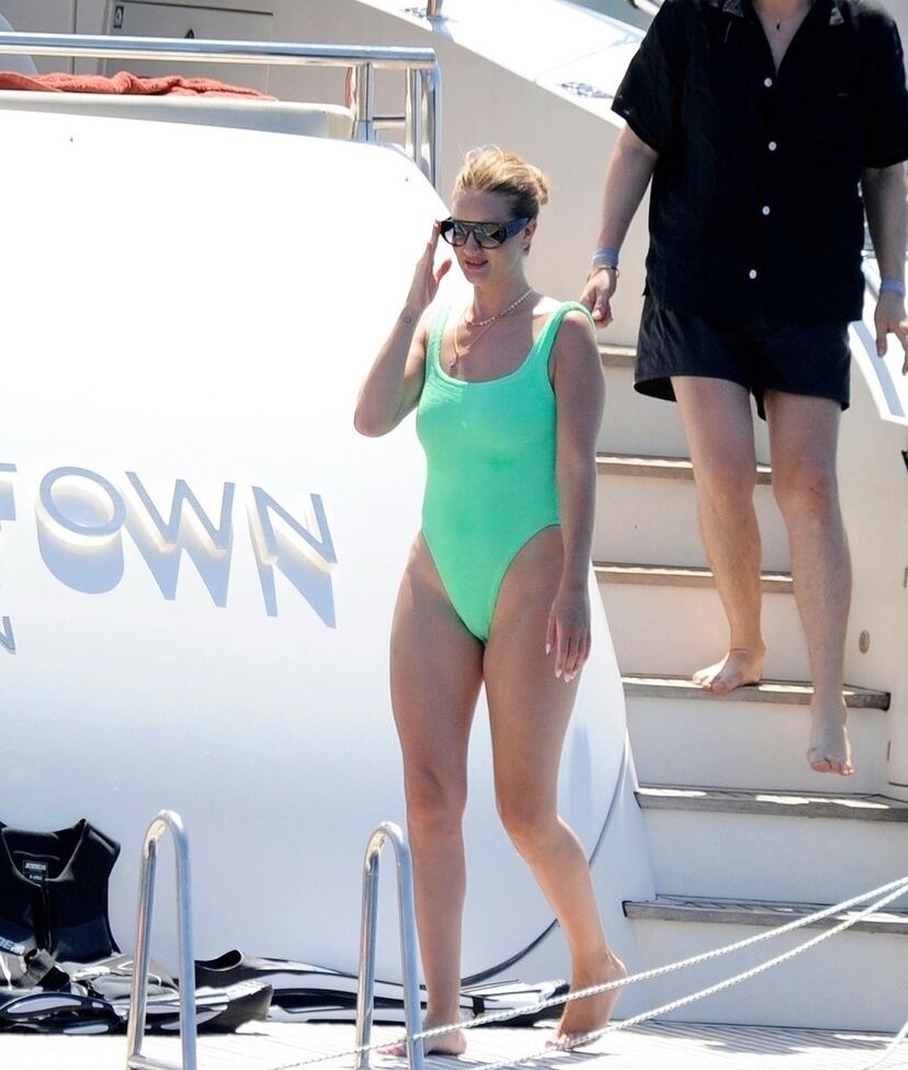 Rosie Huntington-Whiteley nackt #108431109