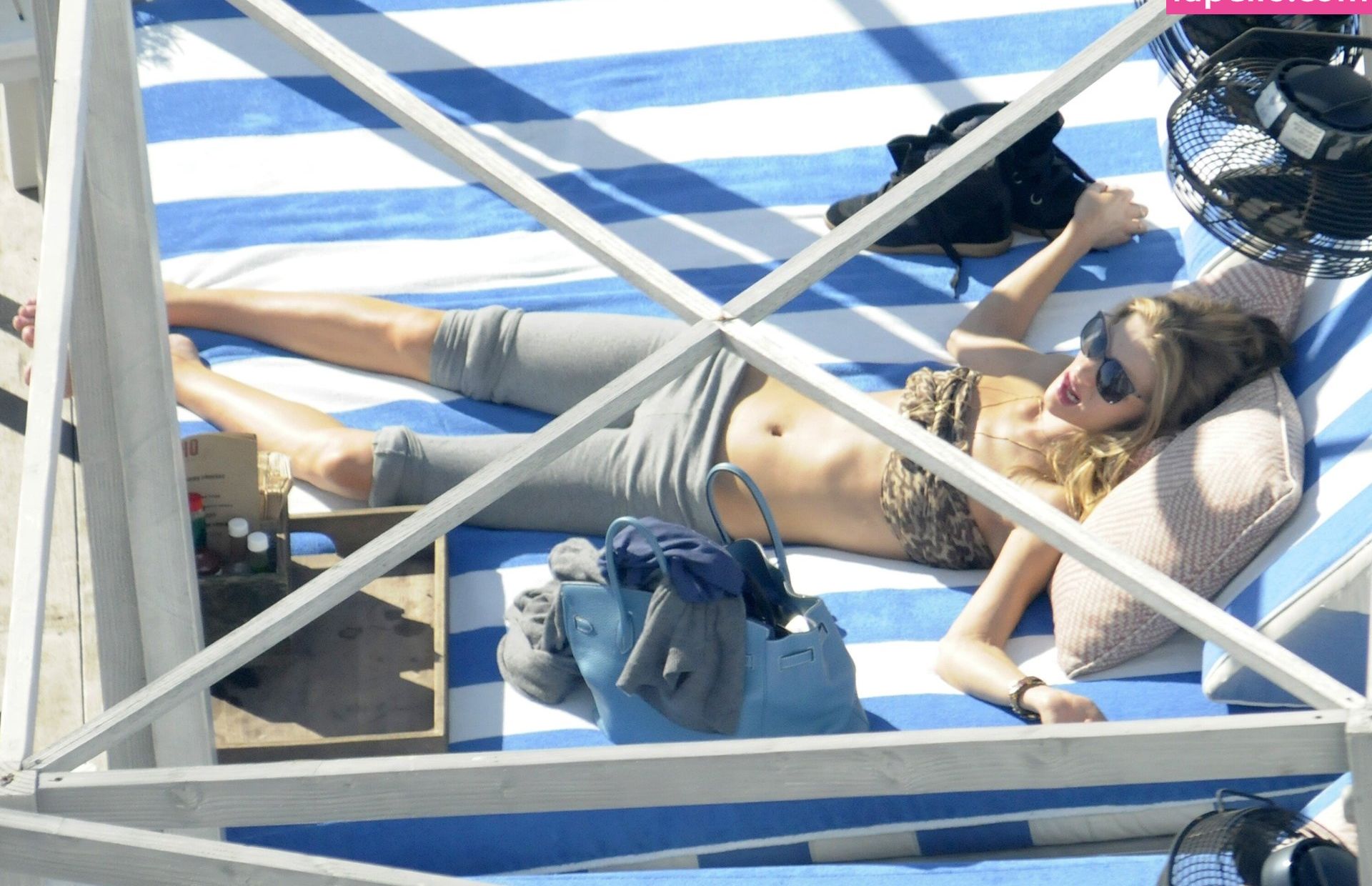 Rosie Huntington-Whiteley nackt #108431160