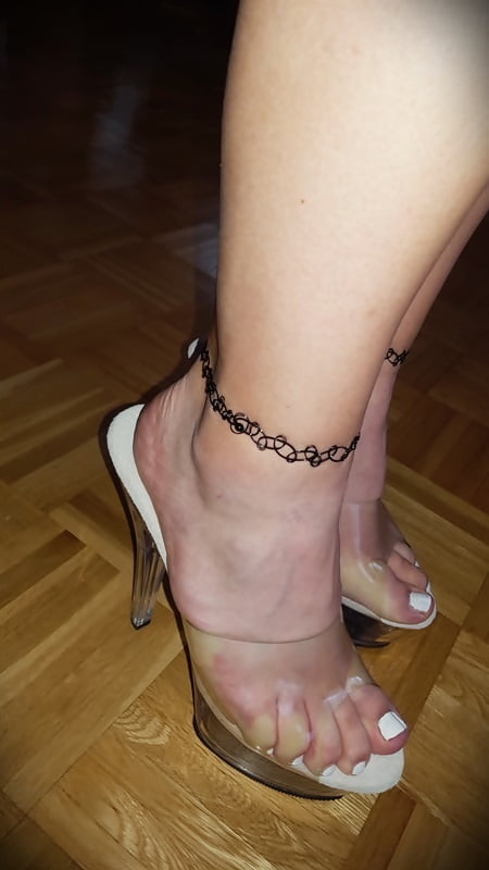 Barefeet ++ Clear Heels Mules ++ Anklets ++ White Toe Nails #106903191