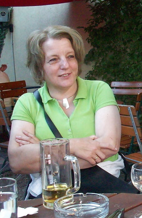 Geile alte (61) witwe
 #81022458