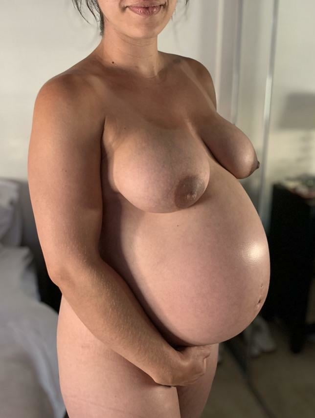 Sexy schwangere Mädchen 122
 #93428442