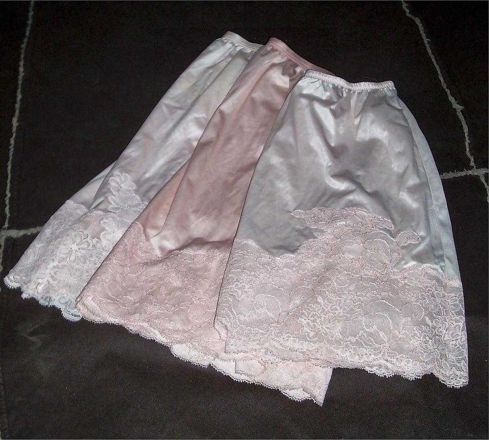 Lacy lingerie slips soyeux culottes bras camisoles et plus !
 #103102982