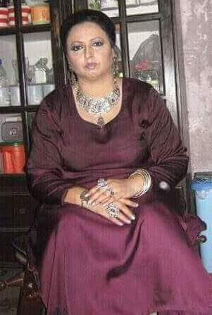 Pakistanische Tante Shabana
 #89241324