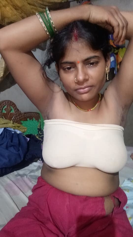 Sexy Mamta Bhabhi Pic Collection #90107684