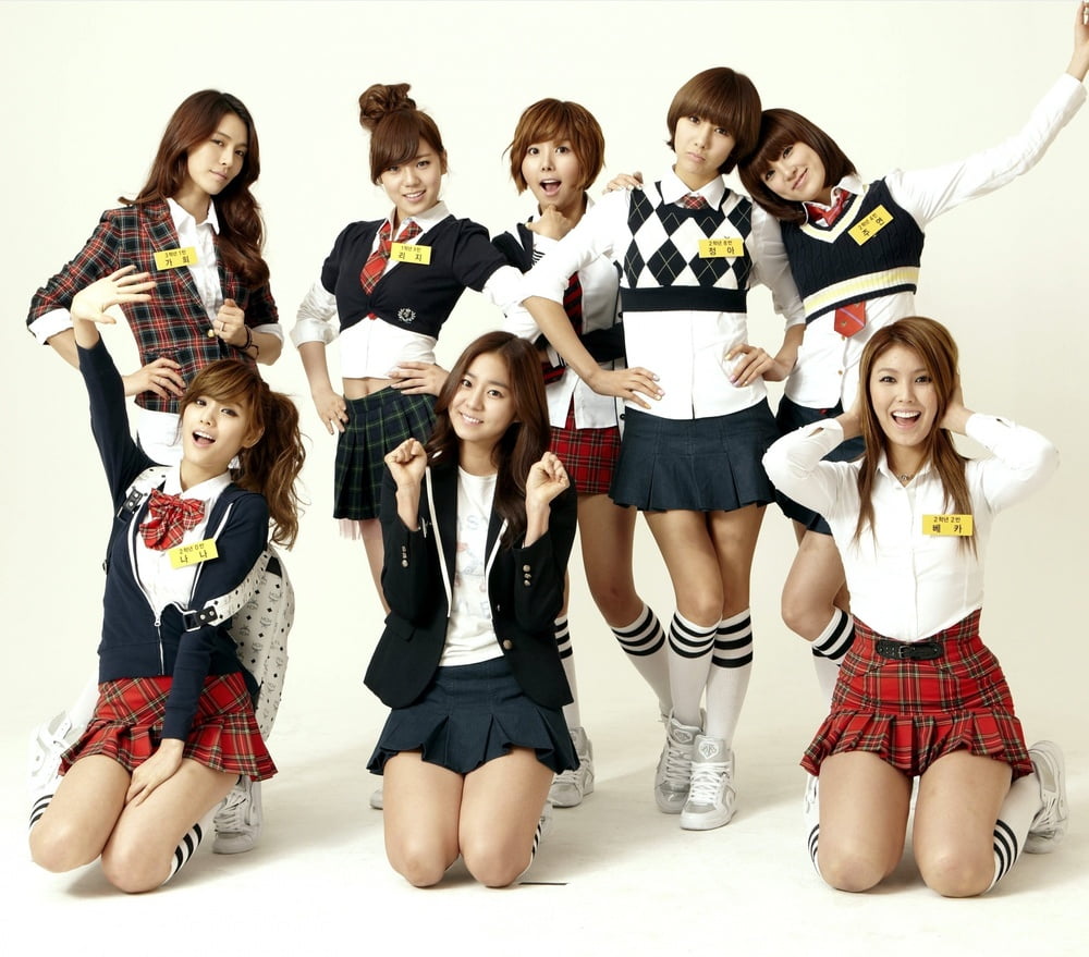Cute kpop sluts in schoolgirl uniforms
 #93574412