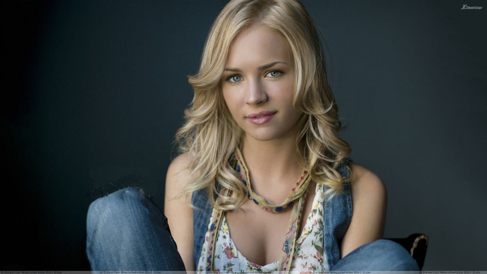 Britt Robertson is so hot I want to lick her vol. 2 #102859138