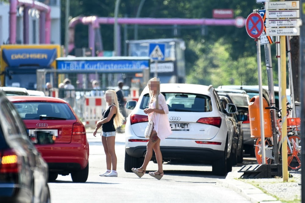 Strassenstrich-geil
 #92731906