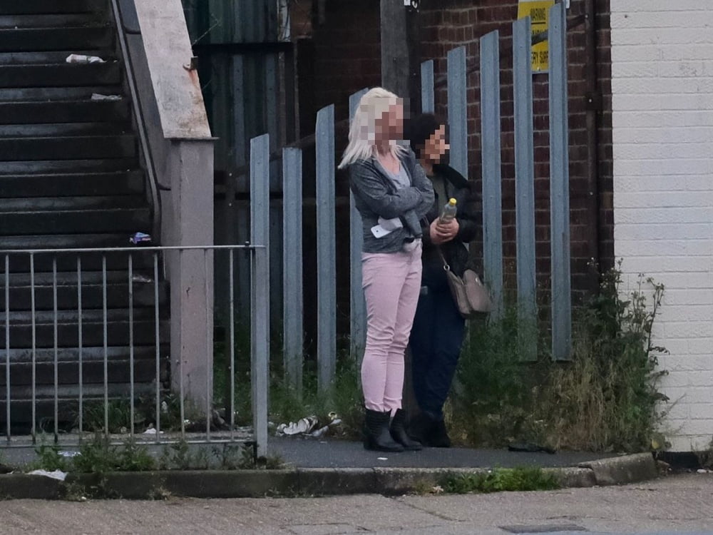 Strassenstrich-geil
 #92732085