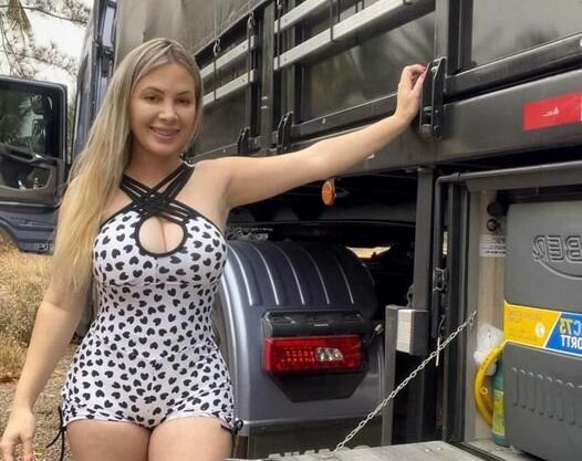 Aline Füchter Ouriques desnuda #108269575