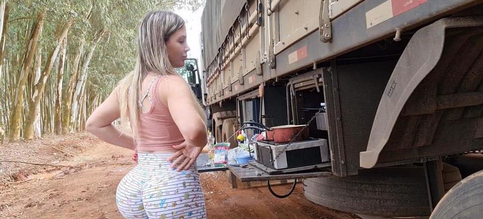 Aline Füchter Ouriques desnuda #108269576