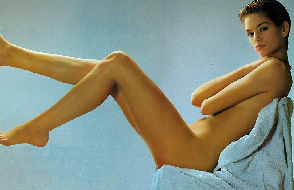 Cindy Crawford desnuda #109067397