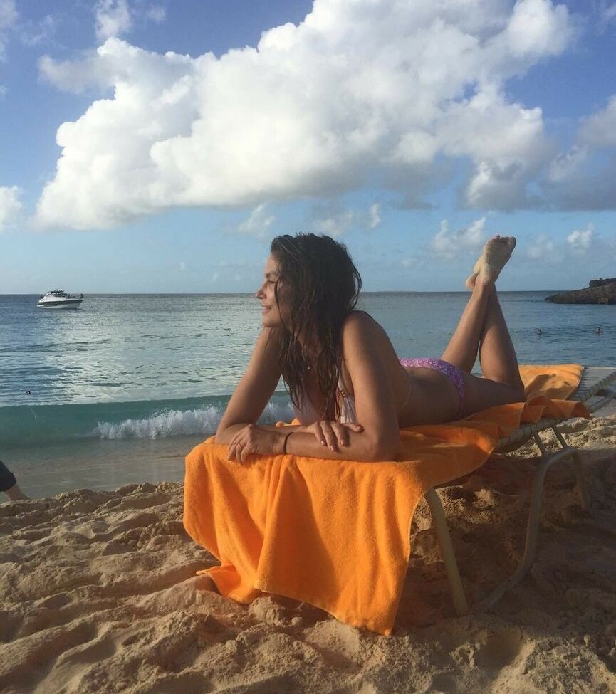 Cindy Crawford nude #109067443