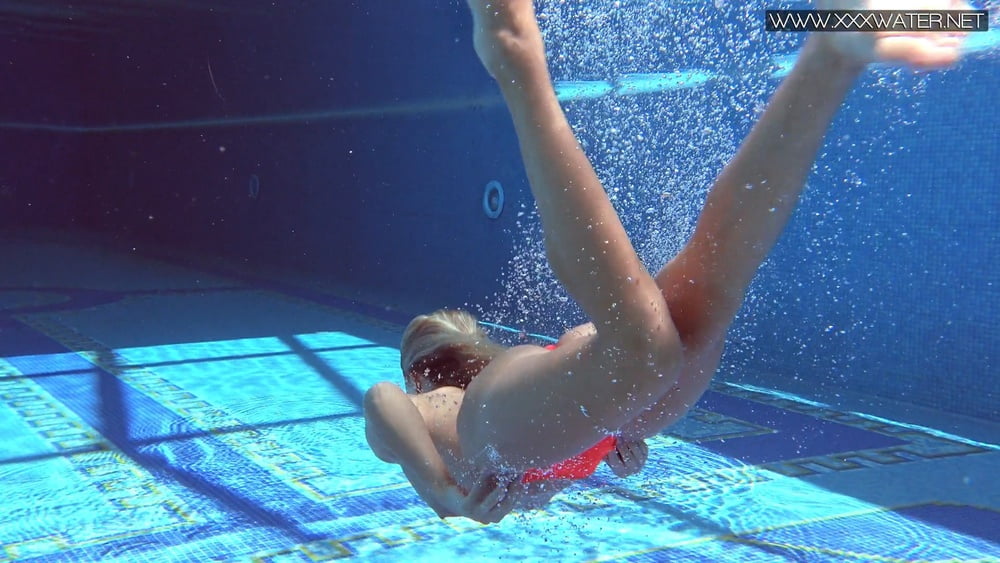Mary Kalisy Pt.1 Underwater Swimming Pool Erotics #106622505