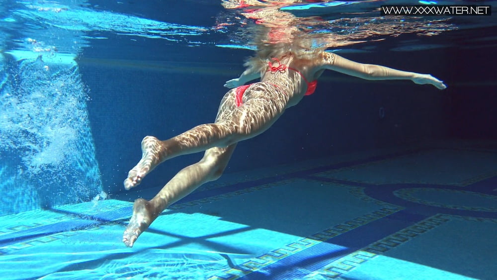Mary Kalisy Pt.1 Underwater Swimming Pool Erotics #106622521