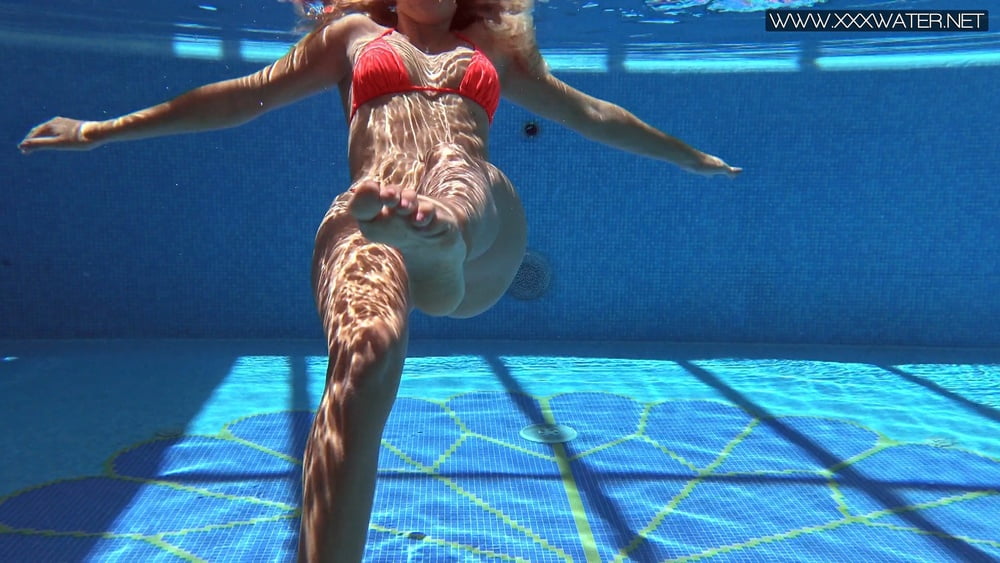 Mary Kalisy Pt.1 Underwater Swimming Pool Erotics #106622528