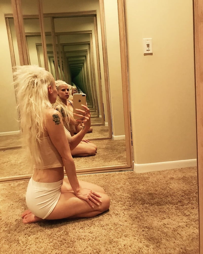 Yolandi visser
 #102948184