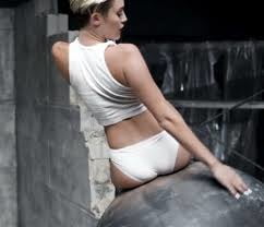 Miley cyrus
 #100225998
