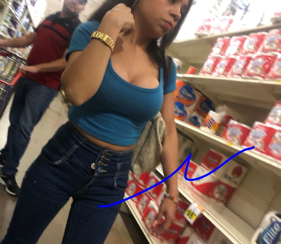 Buenas tetas en el super #98291986