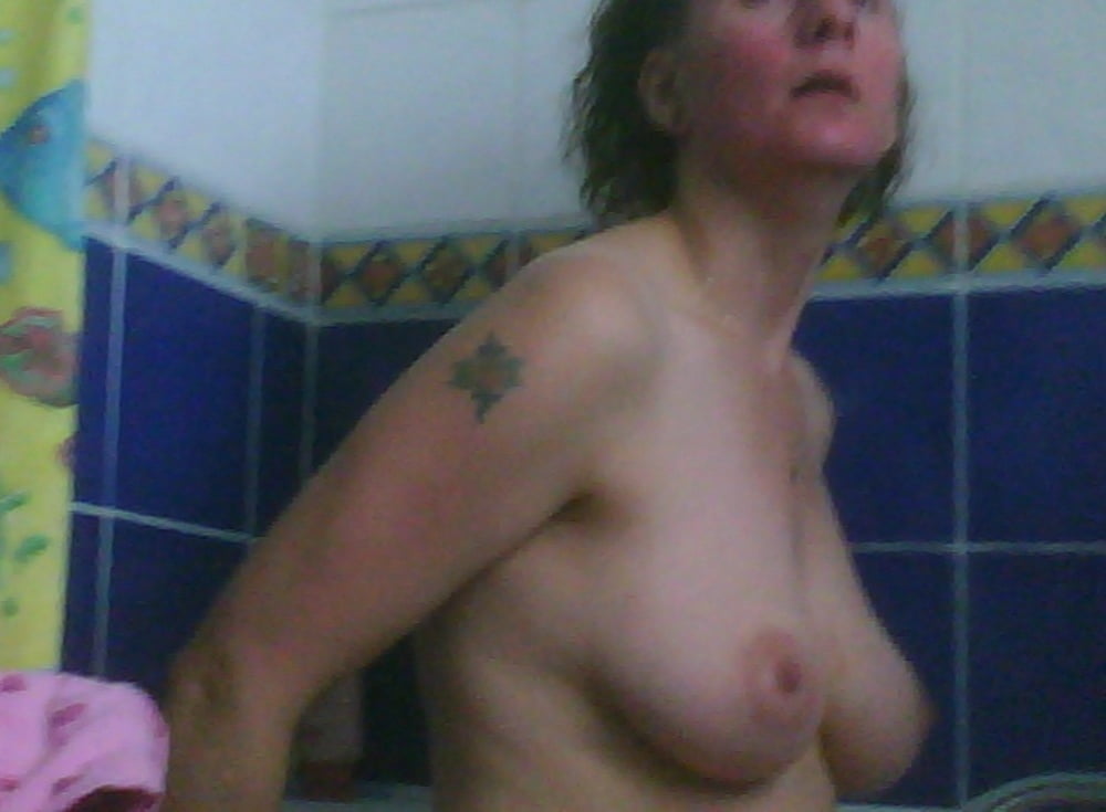 Esposas expuestas
 #93812224