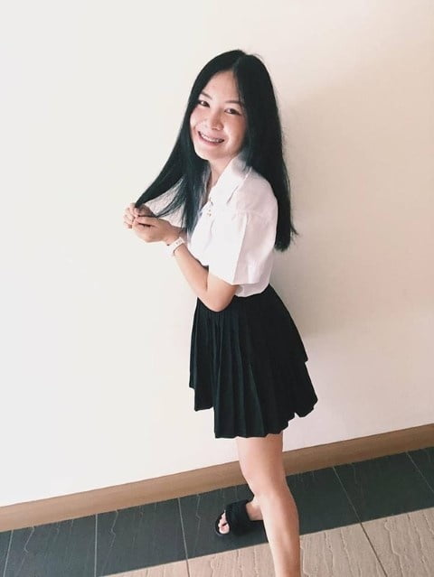 Chica de oficina tailandesa
 #104379786