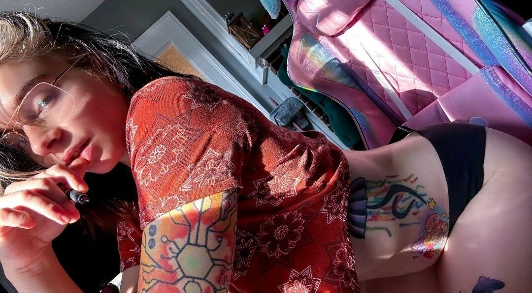 Flickerspark desnuda #107876233