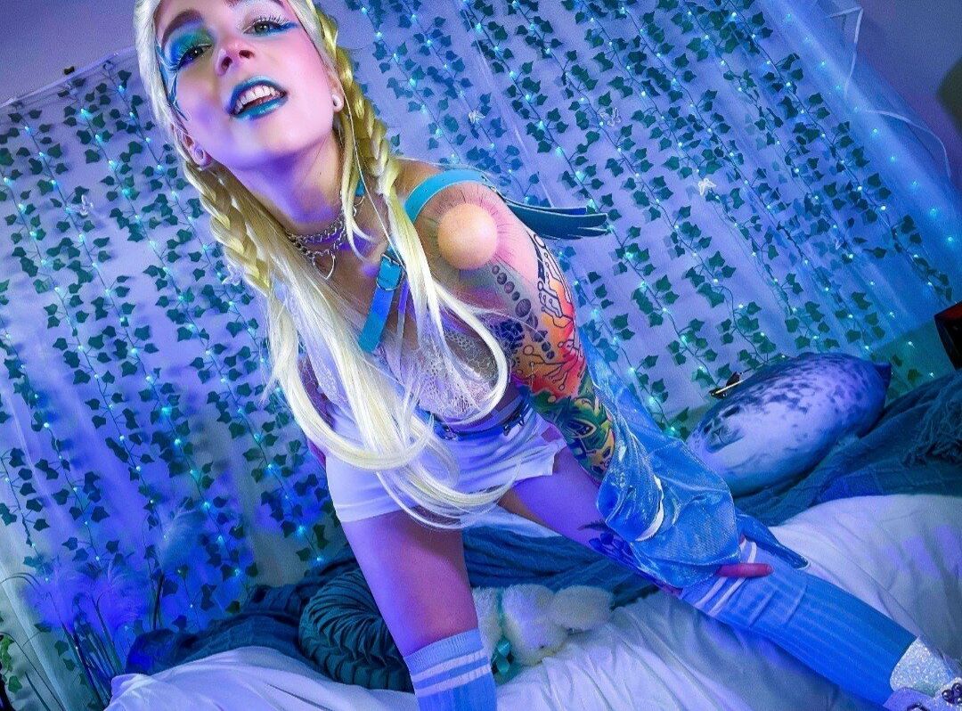 Flickerspark desnuda #107876285