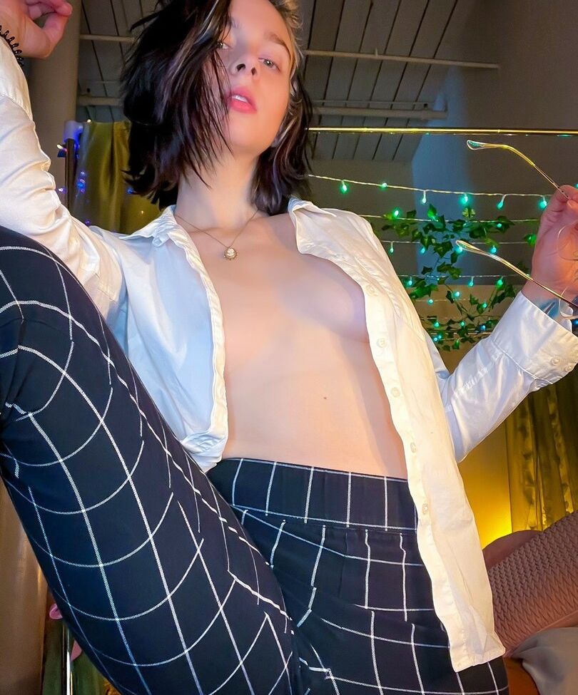 Flickerspark desnuda #107876299