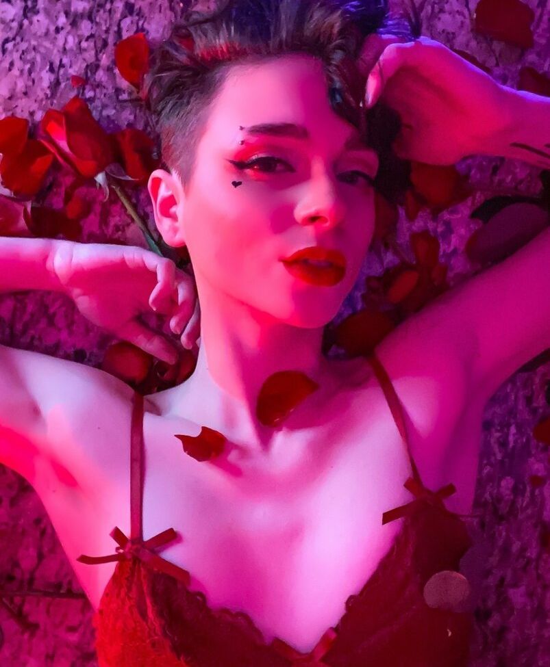 Flickerspark desnuda #107876345