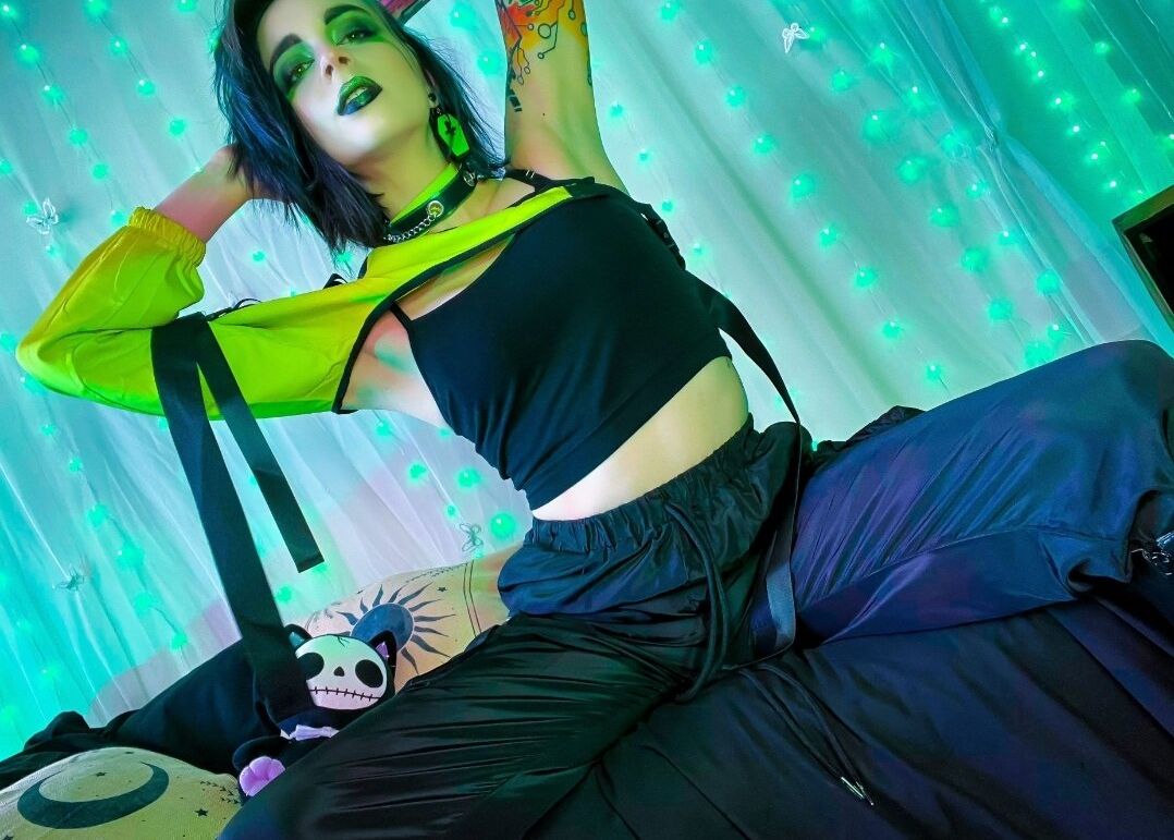 Flickerspark desnuda #107876356