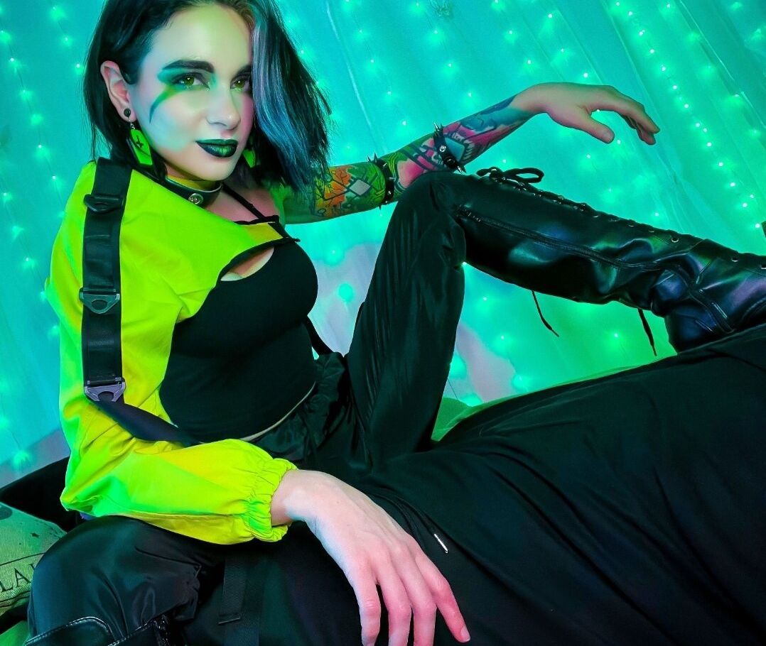 Flickerspark desnuda #107876358