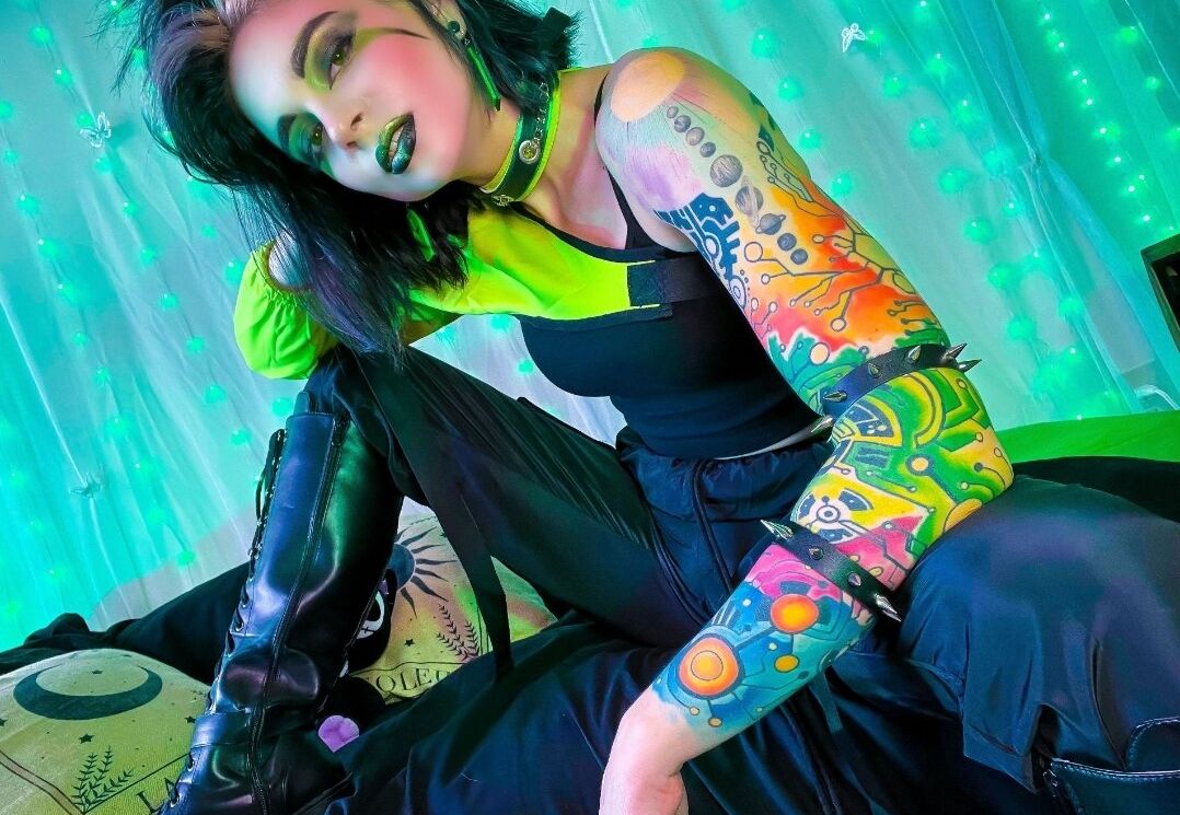 Flickerspark desnuda #107876359