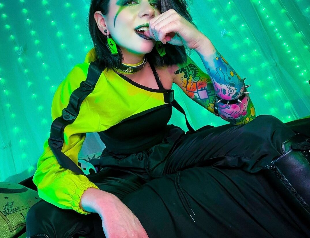 Flickerspark desnuda #107876362