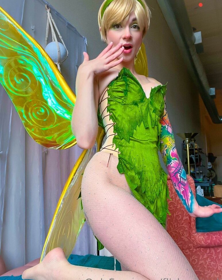 Flickerspark desnuda #107876433