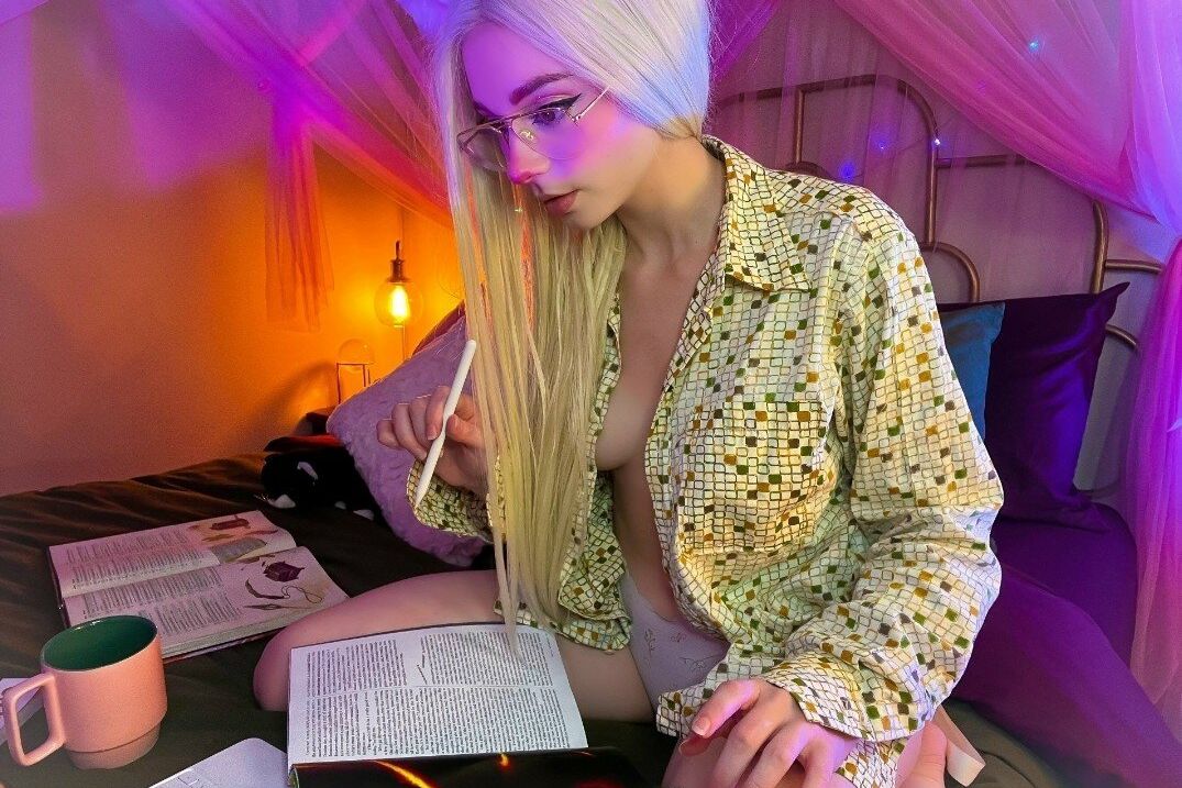 Flickerspark desnuda #107876458