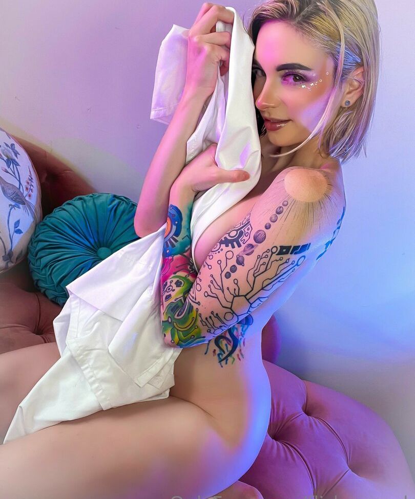 Flickerspark desnuda #107876508