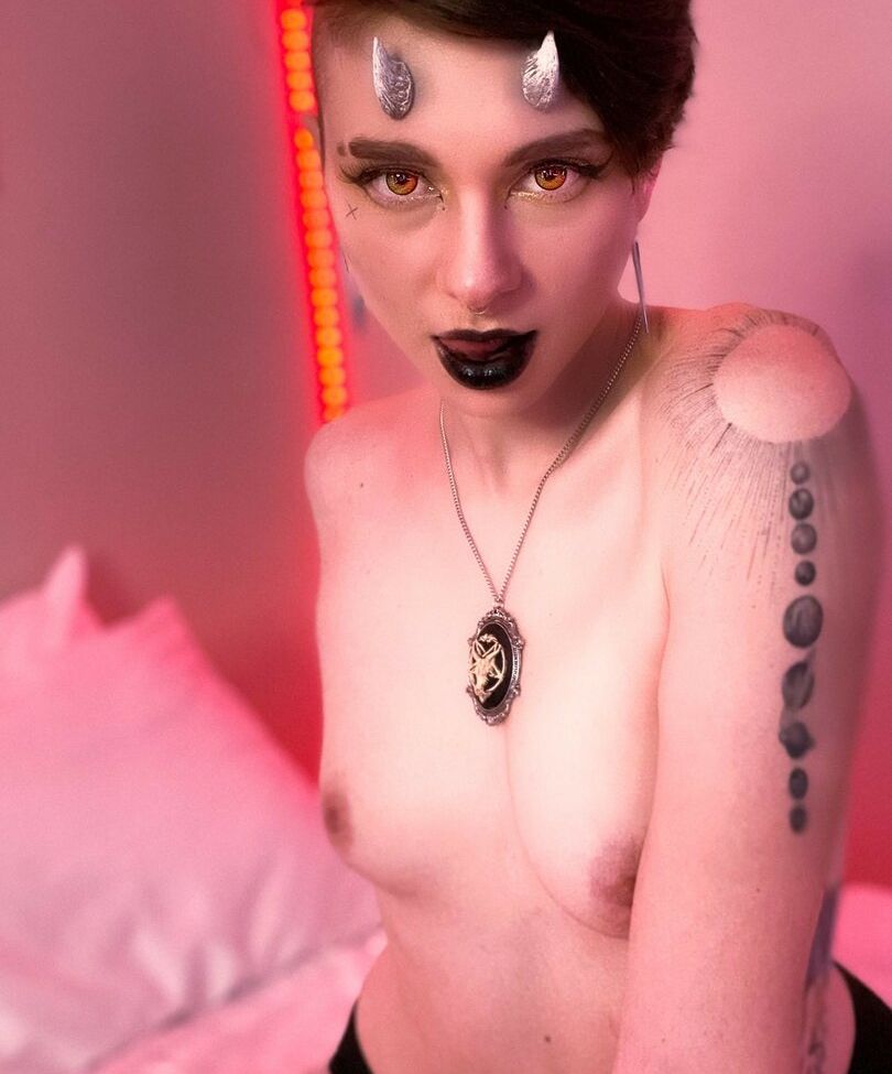 Flickerspark desnuda #107876559