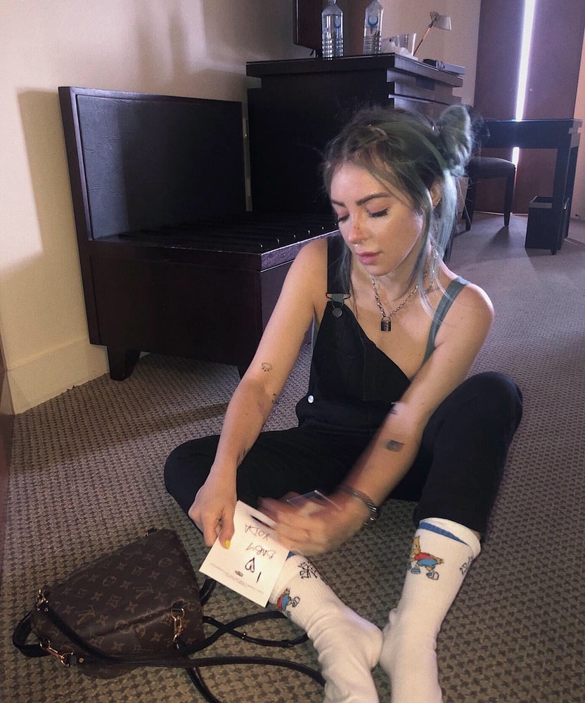 Dj alison wonderland
 #90010492