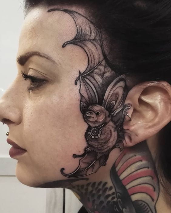 Mujeres con tatuajes en la cara.
 #91270284