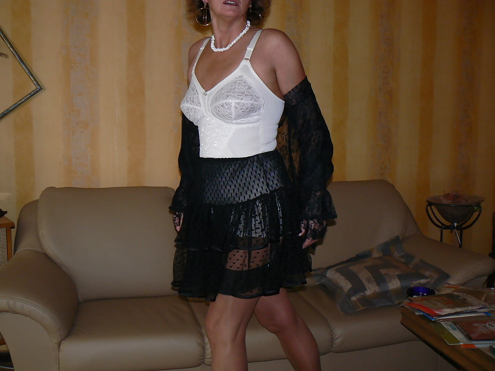 miederweib #86869451