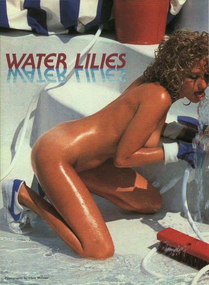 Hustler magazine (décembre 1981) : uniquement des photos de nus
 #95766578