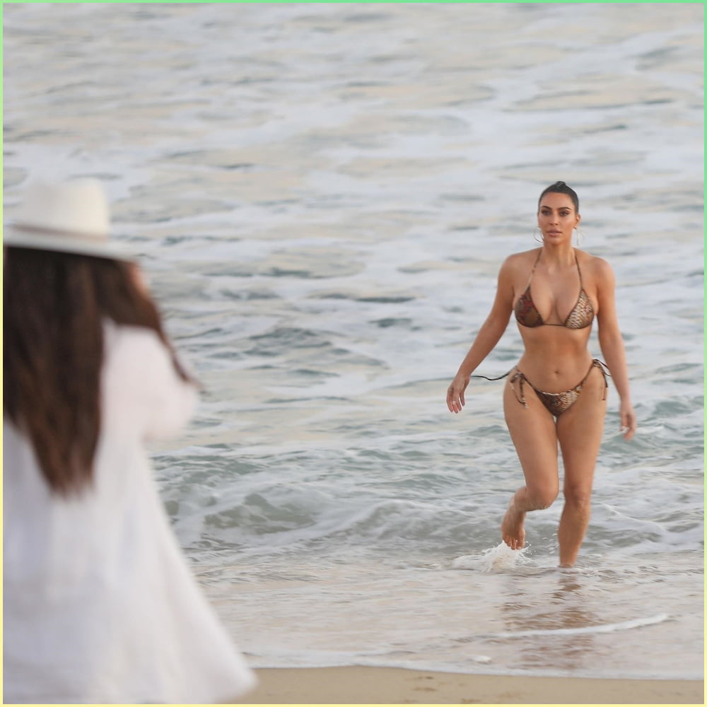 Kim kardashian bikini 08-26-2020
 #80414990