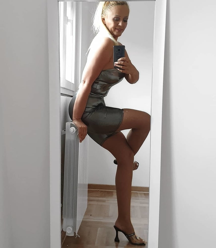 Amateur mature Sonja in nylon makes selfies #99768301